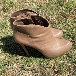 Jessica Simpson tan bootie heels